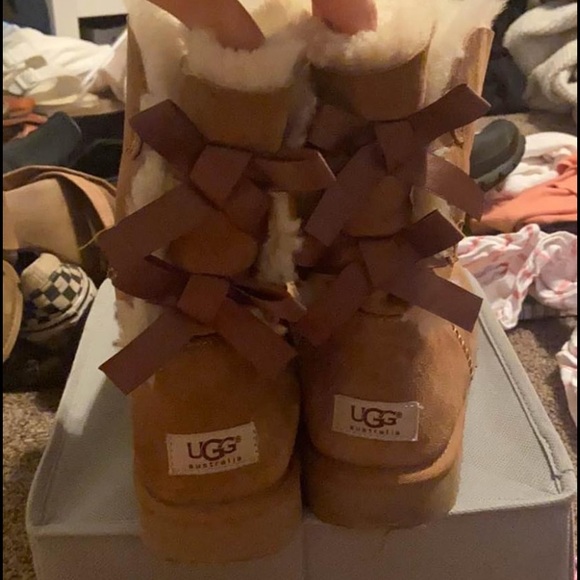 Tan Bailey Bow Uggs - Picture 4 of 4